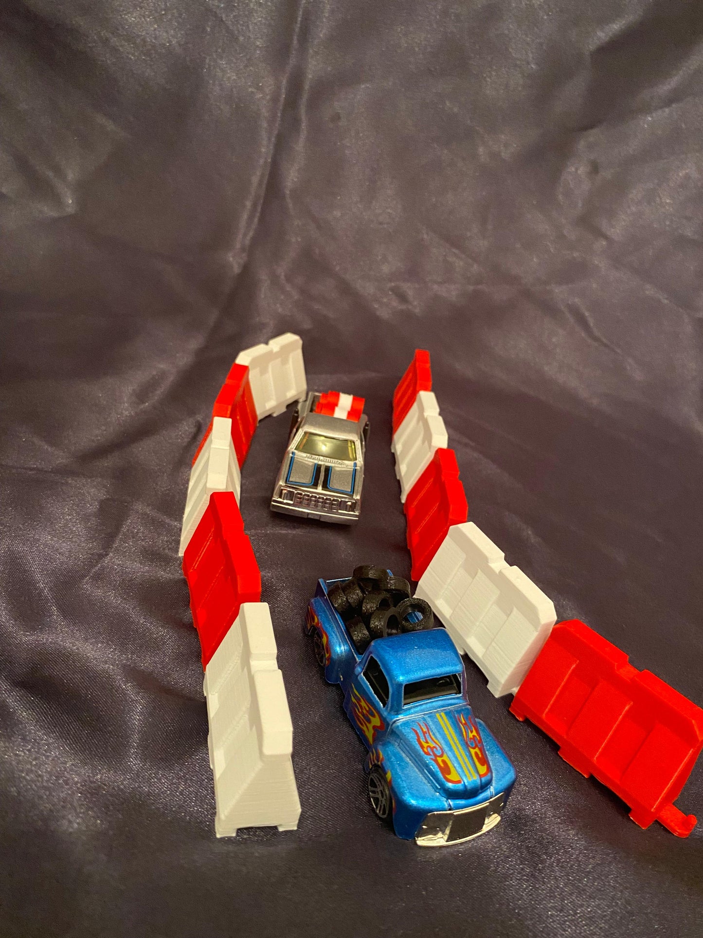 Kırmızı Beyaz Mini Trafik Bariyeri Seti – 10’lu Oyuncak Yol Bariyeri