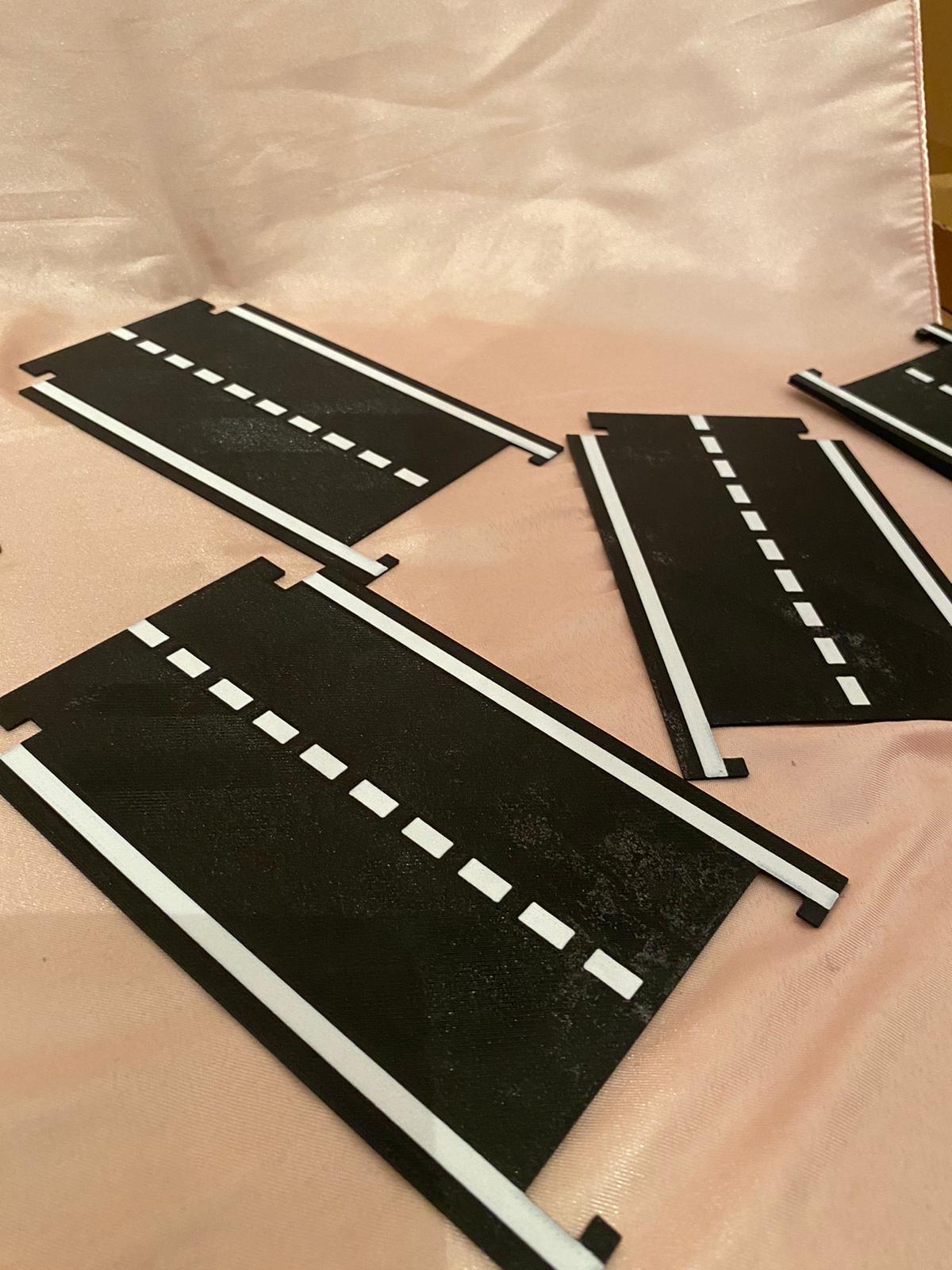 Mini Oyuncak Asfalt Parçası – Trafik Seti Yedek Yol Modülü – Düz Yol Parçası (1 Adet) 17 cm