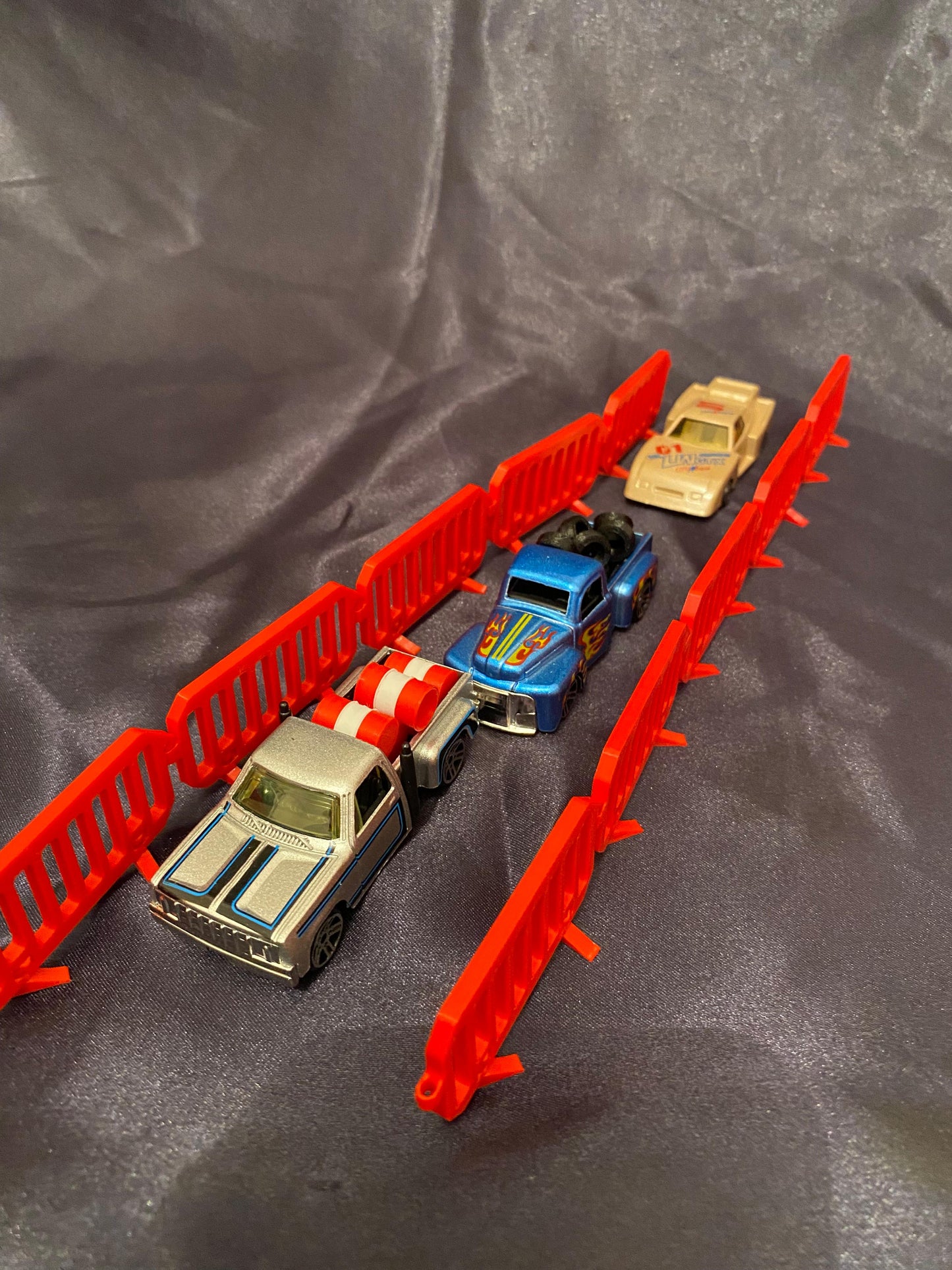 Kırmızı Oyuncak Trafik Bariyeri 10’lu Set – Mini Yol Güvenlik Bariyeri