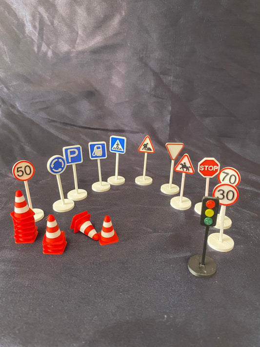 Mini Trafik İşaretleri ve Dubalar Seti | Trafik Eğitimi ve Oyuncak Araba Seti Aksesuarı