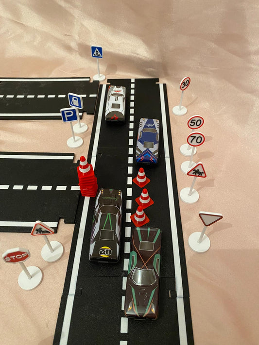 Mini Trafik Eğitim Seti Asfalt - Trafik Levhaları - Duba Çocuk Eğitici Seti Sürpriz araba hediyeli