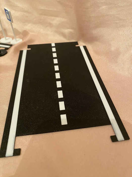 Mini Oyuncak Asfalt Parçası – Trafik Seti Yedek Yol Modülü – Düz Yol Parçası (1 Adet) 17 cm