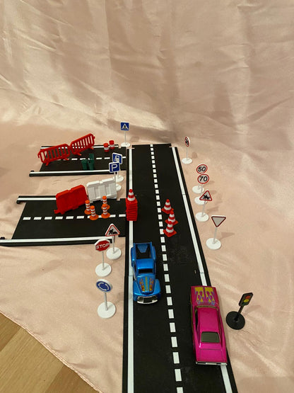 Mini Trafik Eğitim Seti Yol & Trafik Levhaları  Duba Çocuk Eğitici Set Sürpriz araba hediyeli